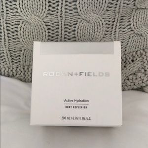 NIB R + F Active Hydration body replenish